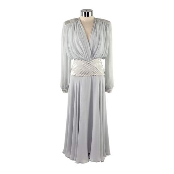 Wayne Clark Vtg Long Sleeve Fitted Waist Chiffon Dress Size 6 Fits XS/S Silver - Picture 1 of 13